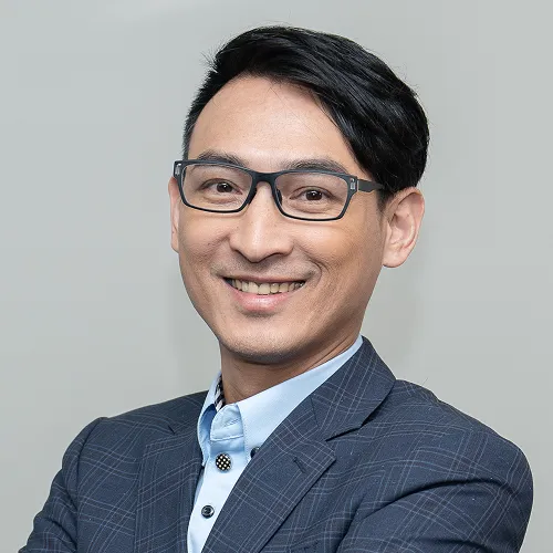 主持人 王冠翔